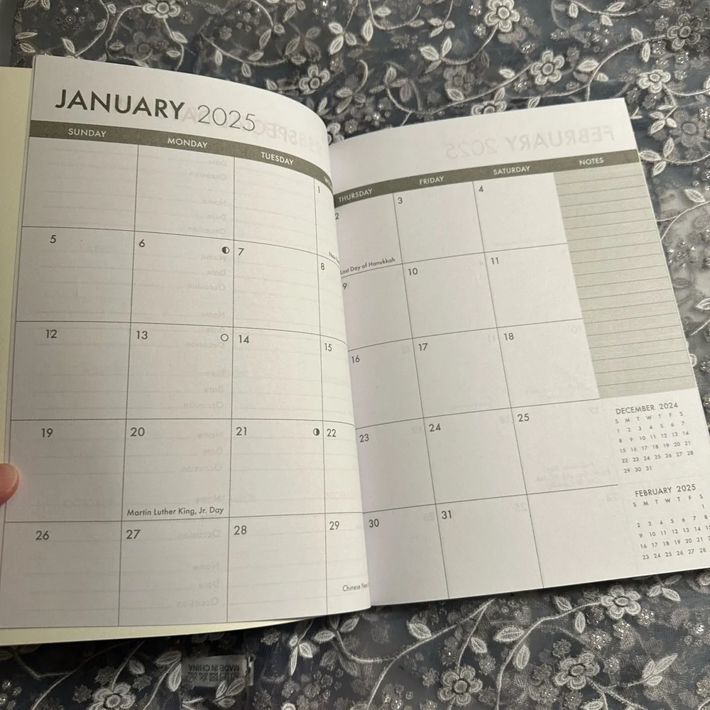 2025 - 2026 Monthly Planner Measures 9 1/2 X 7 Soft Cover